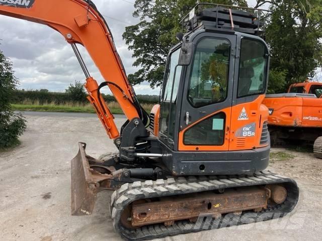 Doosan DX 85 R-3 حفارات وسط 7 طن - 12 طن