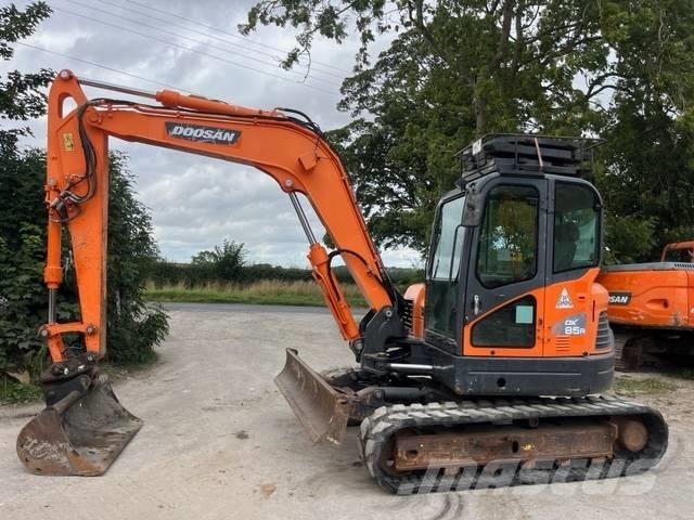 Doosan DX 85 R-3 حفارات وسط 7 طن - 12 طن