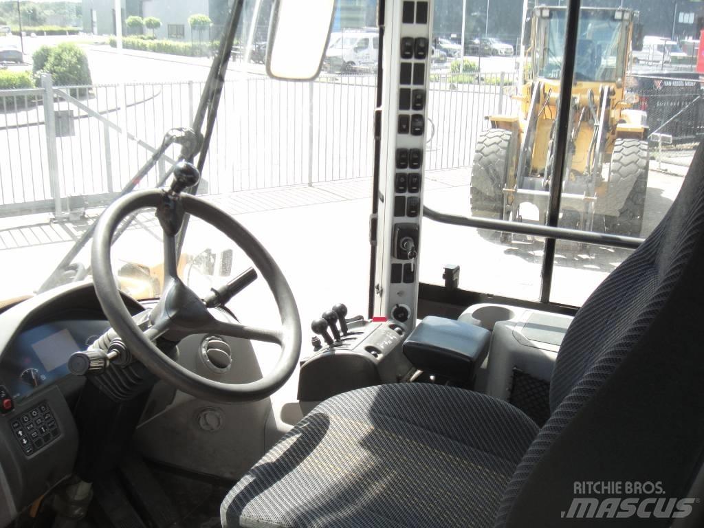 Volvo L 70 F لوادر بعجل