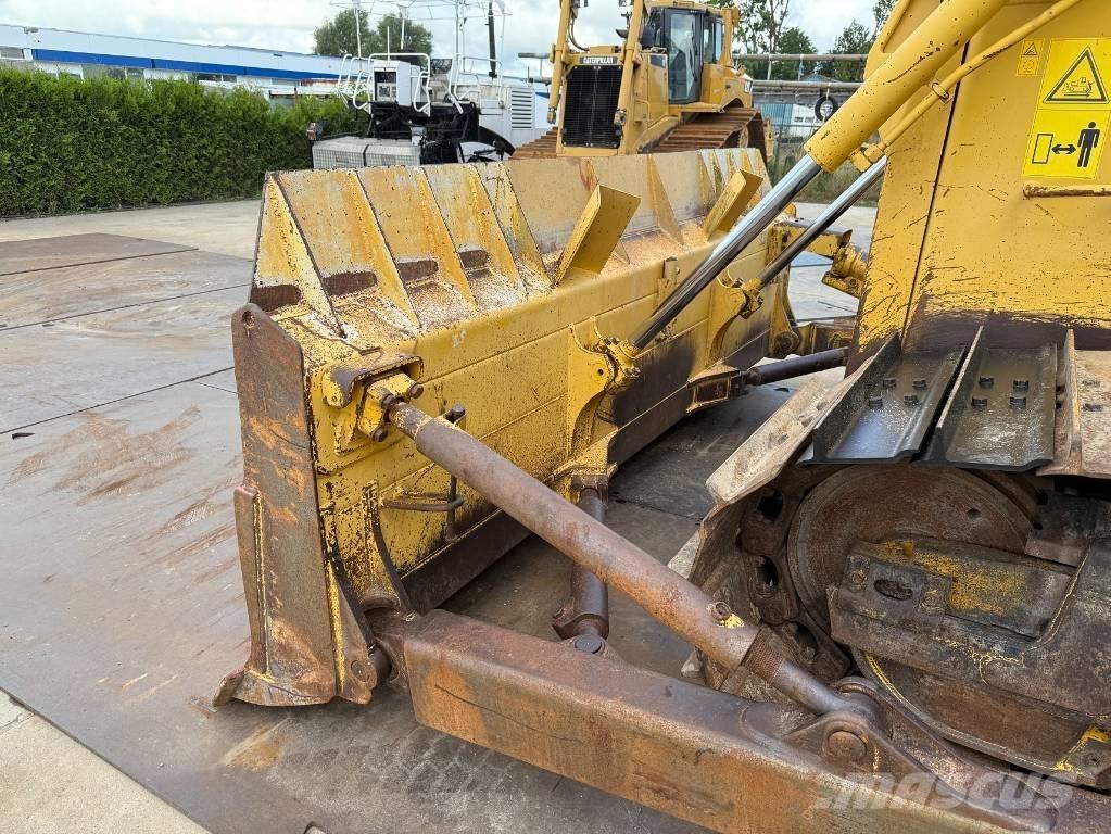 Komatsu D 65 PX-12 بلدوزرات مجنزرة