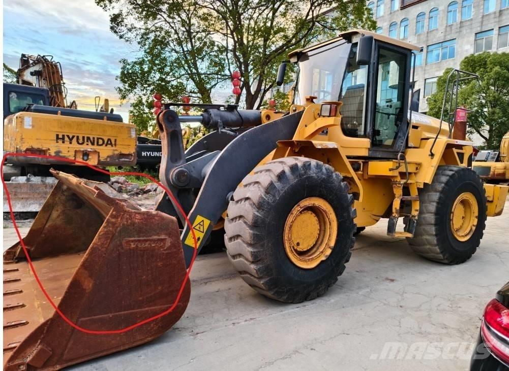 Volvo L 120 لوادر بعجل