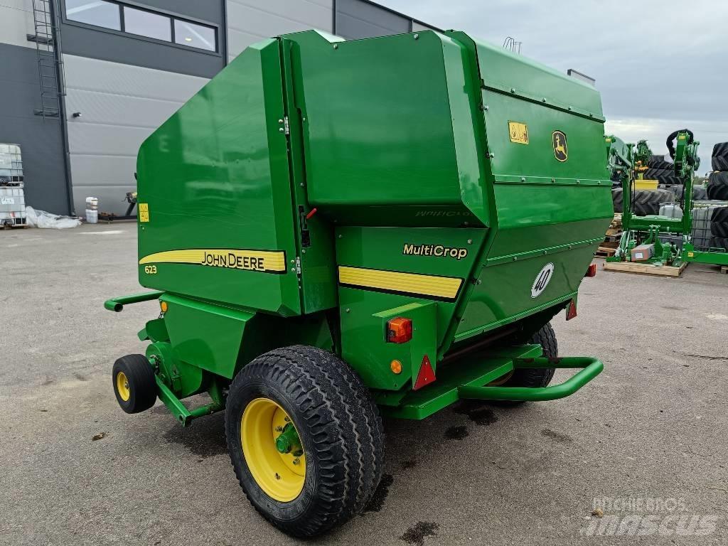 John Deere 623N محزمات مستديرة