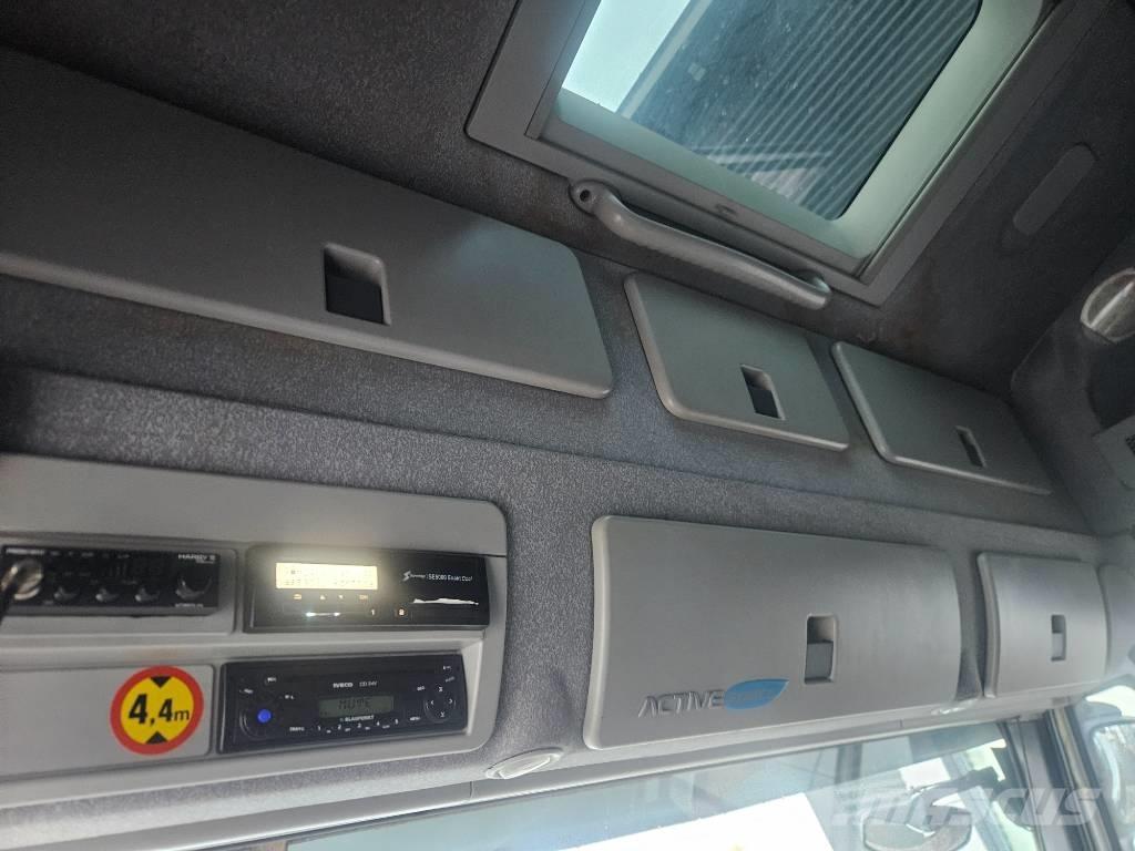 Iveco Stralis 6x2 شاحنات ذات هيكل صندوقي