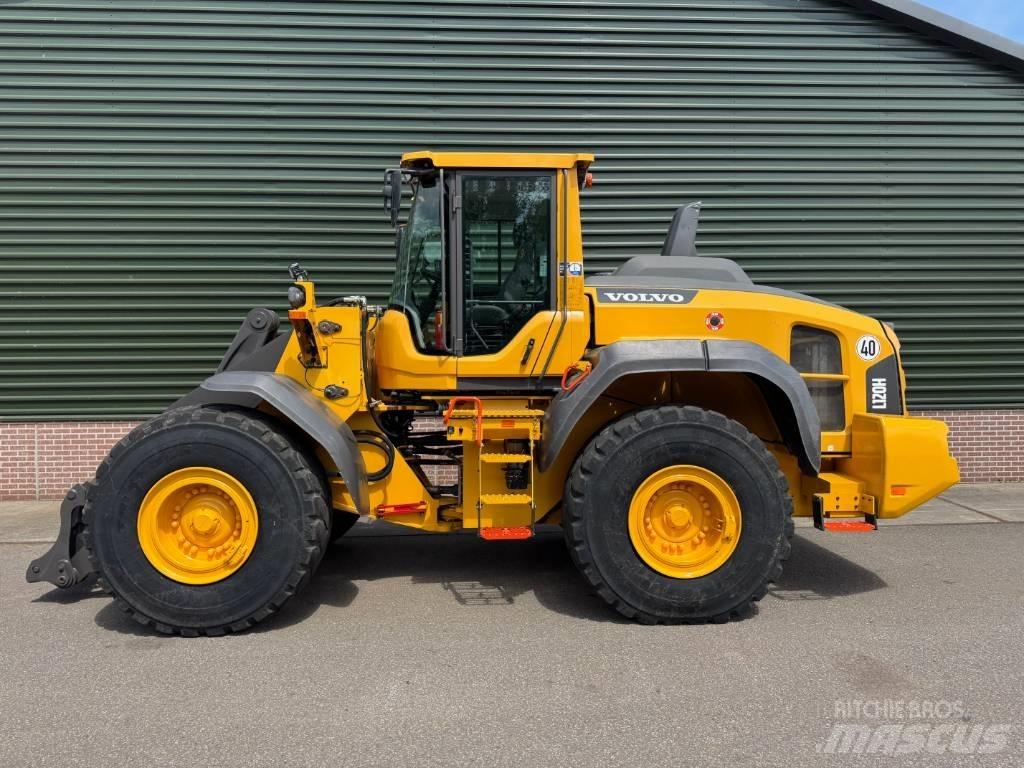Volvo L 120 H لوادر بعجل