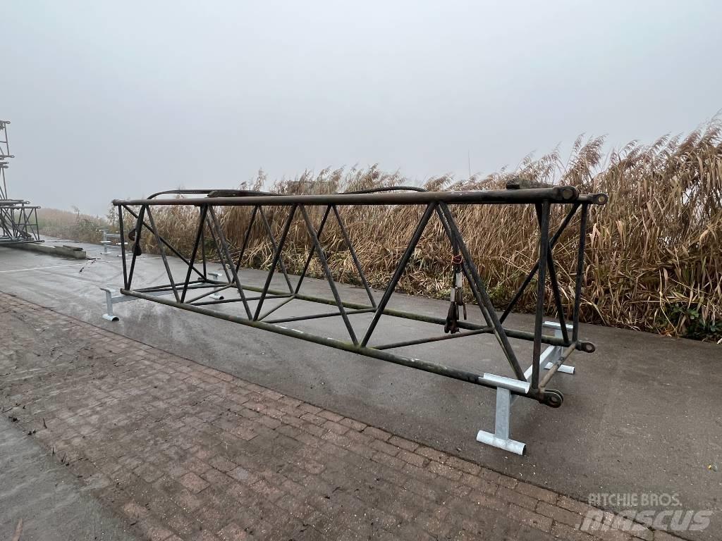 Hitachi KH 180-3 أجزاء ومعدات رافعات