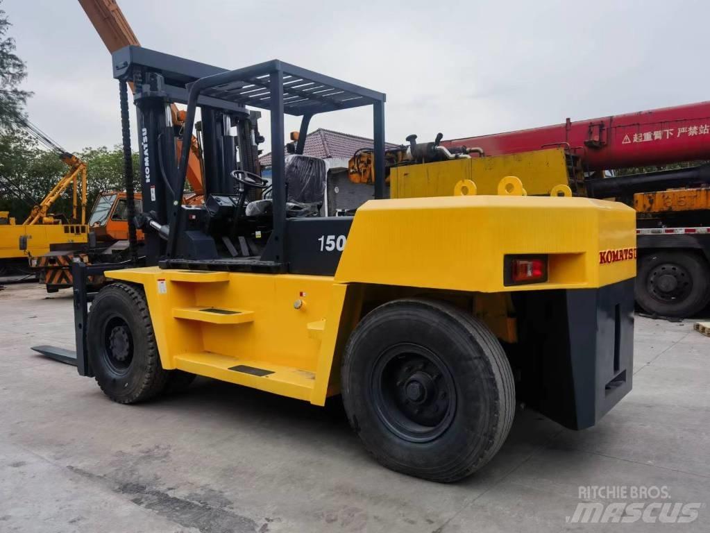 Komatsu FD 15 شاحنات الديزل