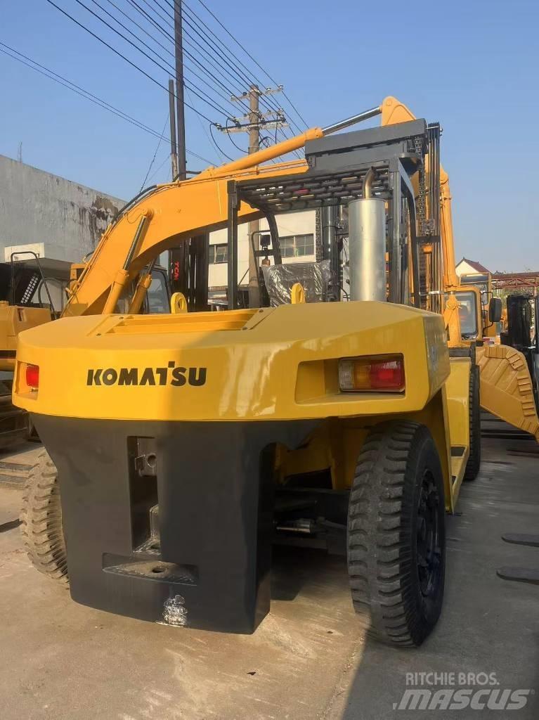Komatsu FD 15 شاحنات الديزل