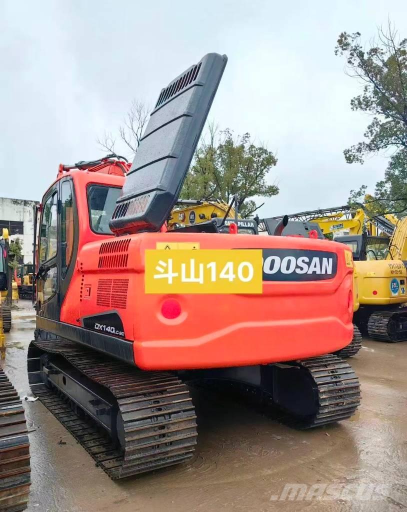 Doosan DX 140 حفارات زحافة