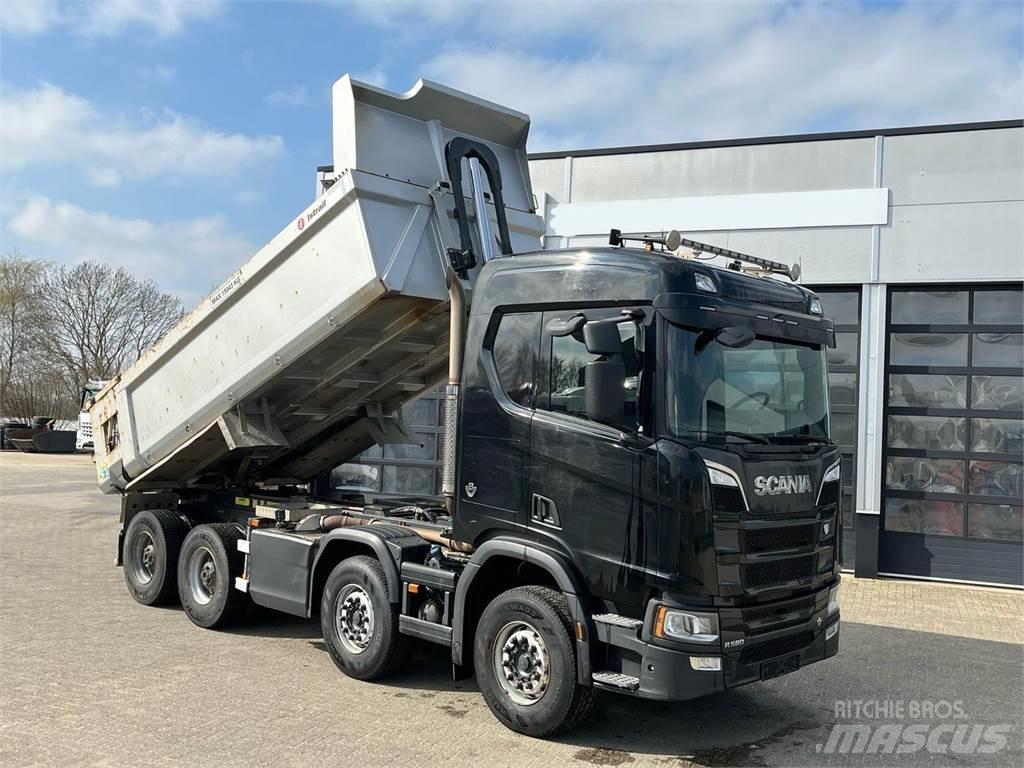 Scania R580 8X4 شاحنات قلابة