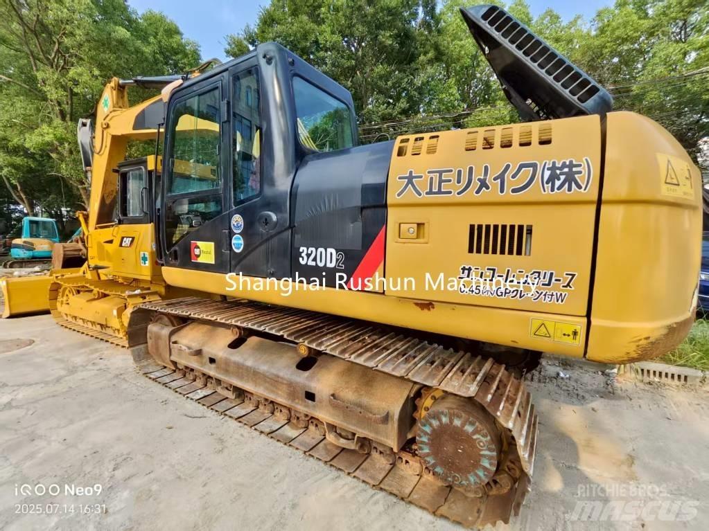 CAT 320 D حفارات زحافة