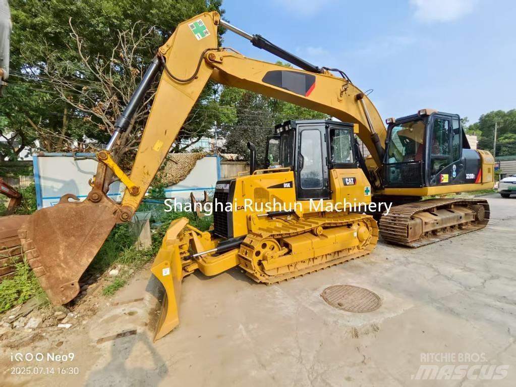 CAT 320 D حفارات زحافة