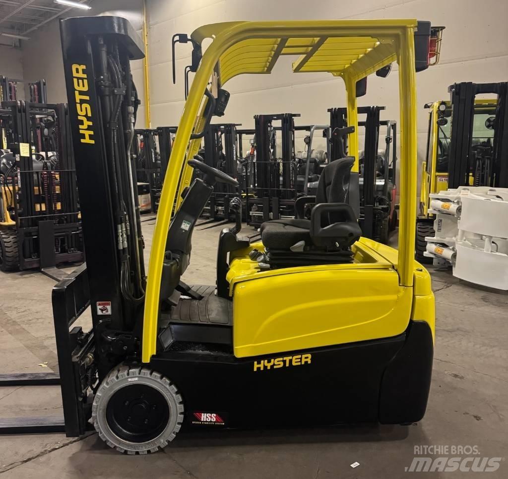 Hyster J 35 XNT شاحنات ذات رافعات شوكية تعمل بالكهرباء