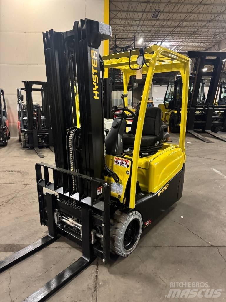Hyster J 35 XNT شاحنات ذات رافعات شوكية تعمل بالكهرباء
