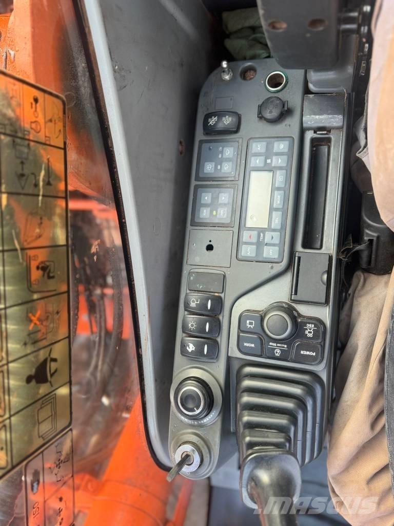 Doosan DX 225 LC حفارات زحافة