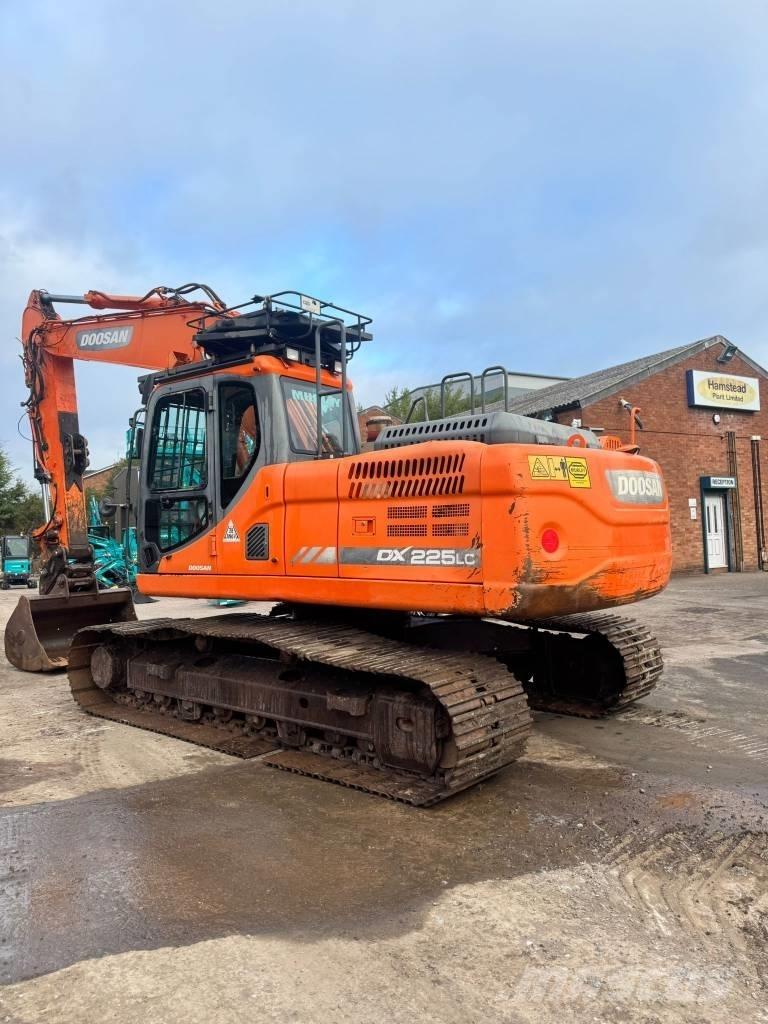 Doosan DX 225 LC حفارات زحافة