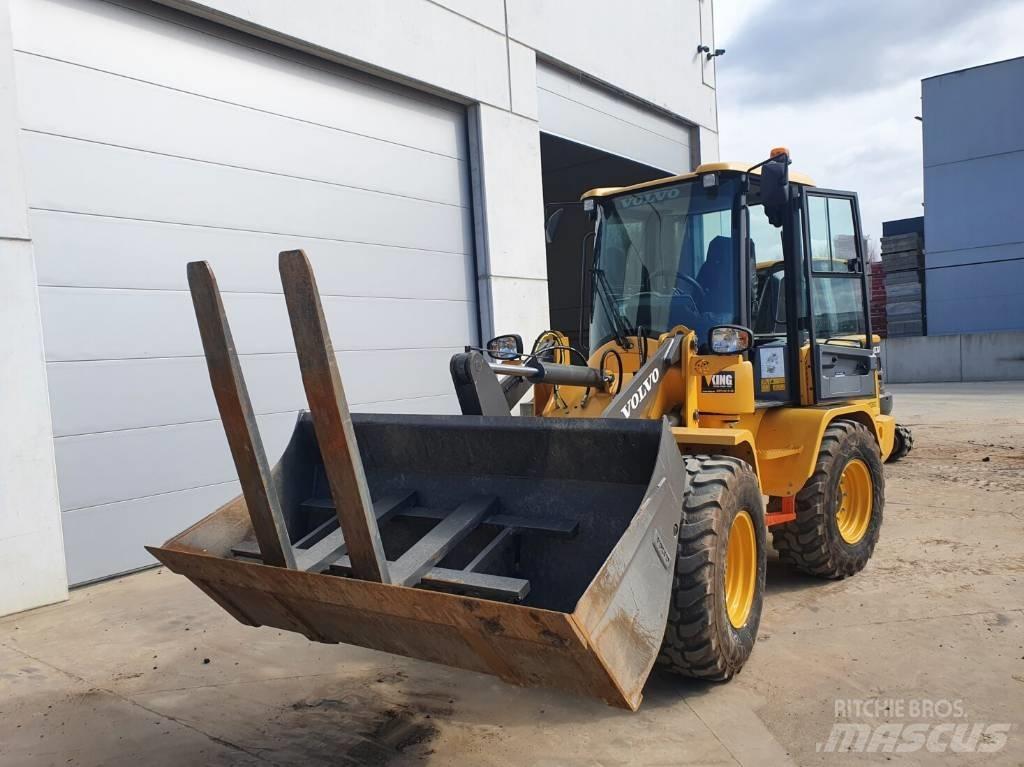 Volvo L 30 G الكسارات المتنقلة