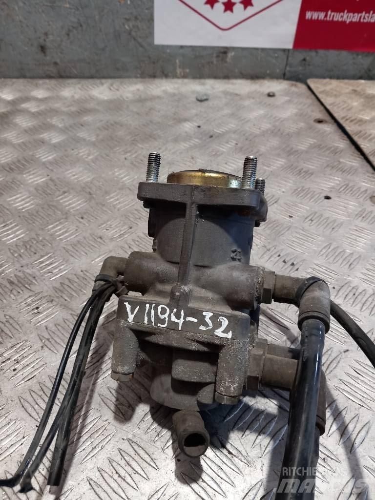 Volvo FH 12  1628491 مكابح