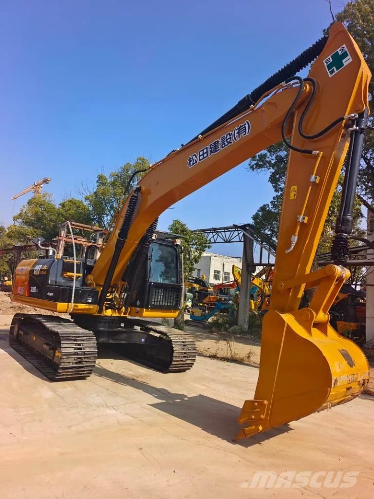 CAT 320 D2L حفارات زحافة