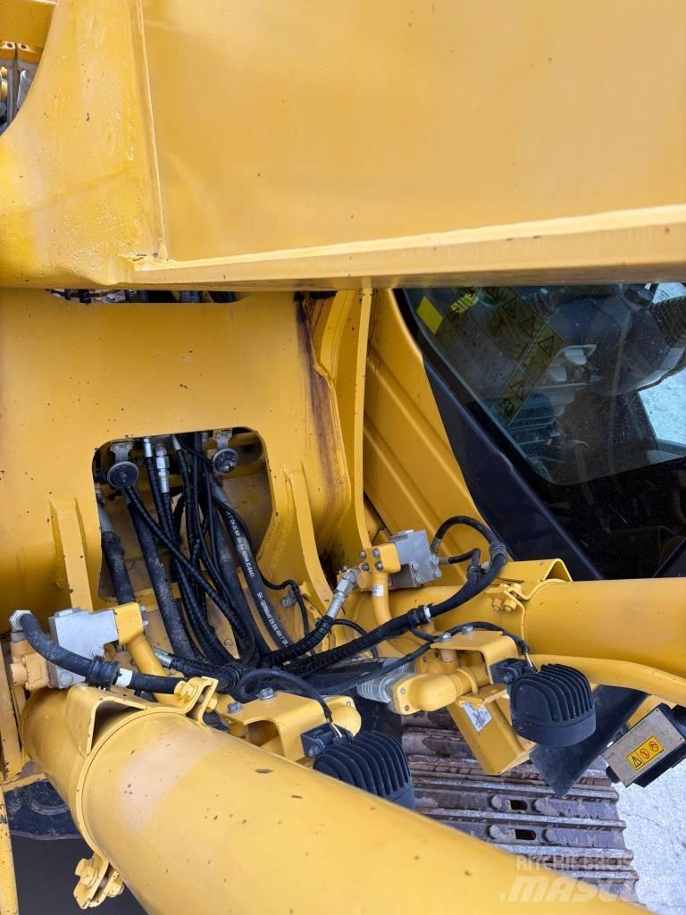Komatsu PC 360 LC-11 حفارات زحافة