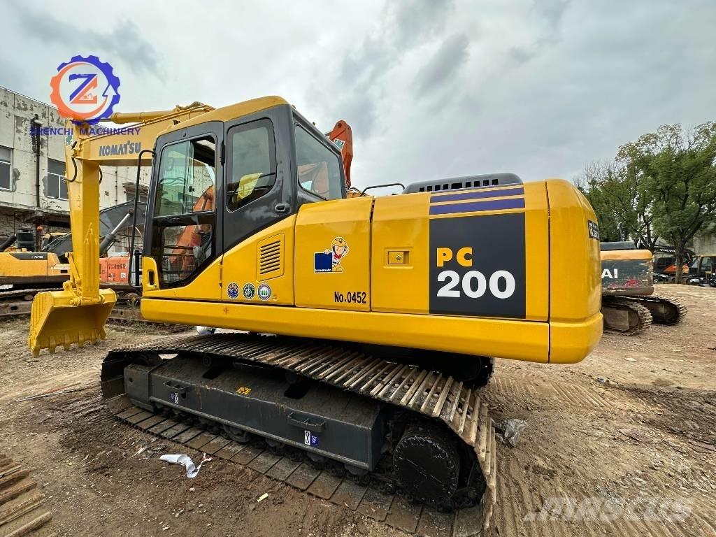 Komatsu PC 200-7 حفارات زحافة