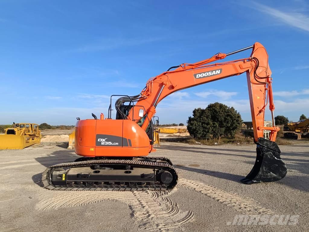 Doosan DX 235 LCR حفارات زحافة