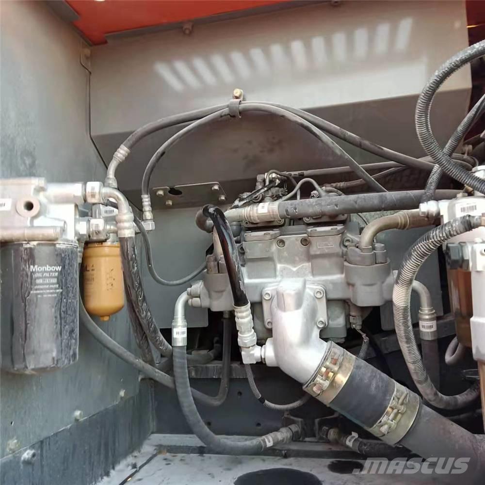 Hitachi ZX210 حفارات زحافة