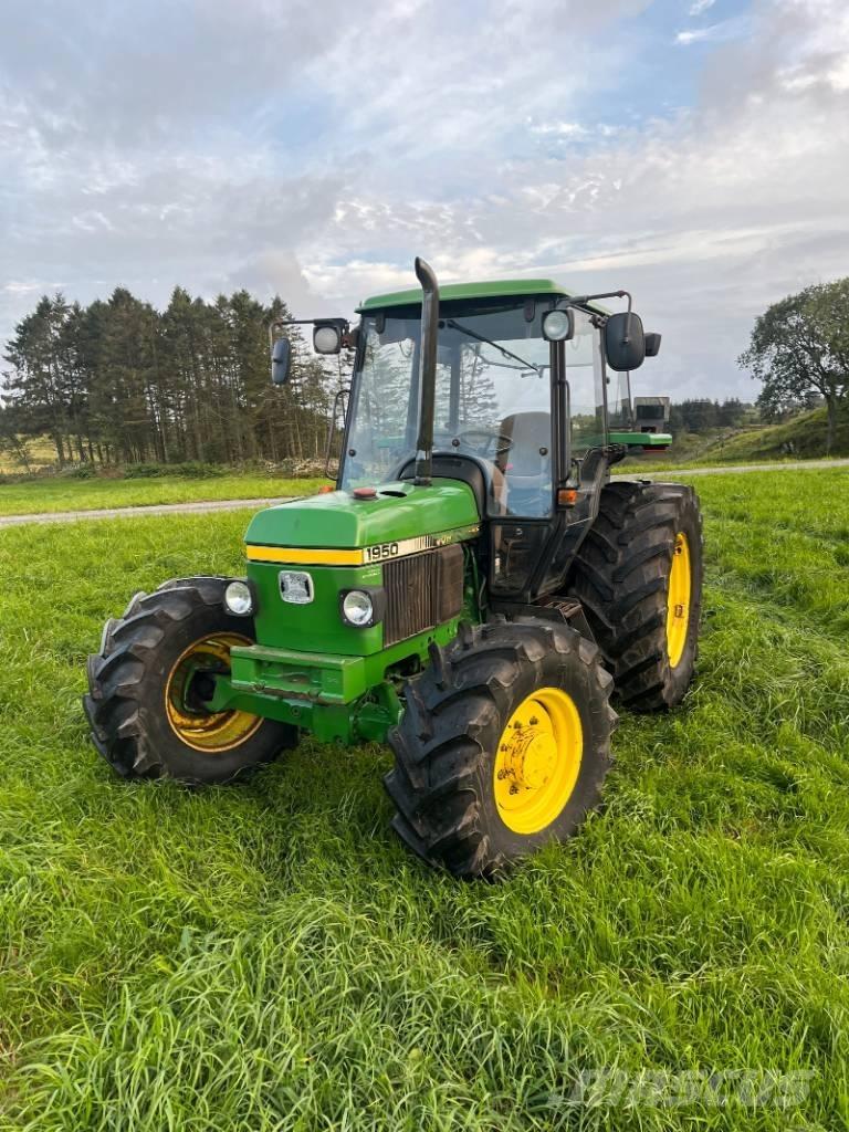 John Deere 1950 الجرارات
