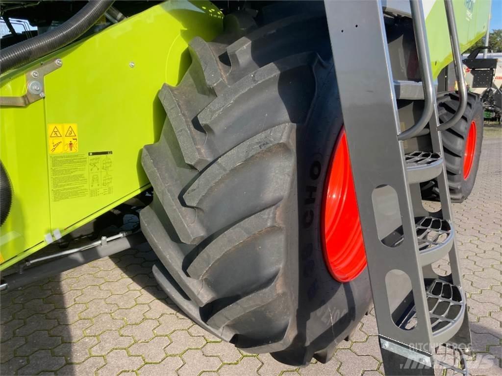 CLAAS Trion 730 حصادات