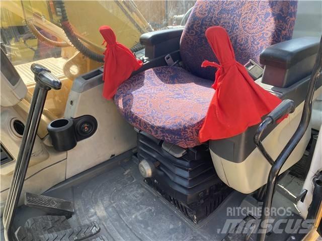 CAT 320 C حفارات زحافة