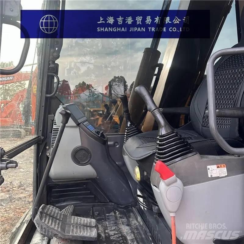Komatsu PC 70 حفارات زحافة