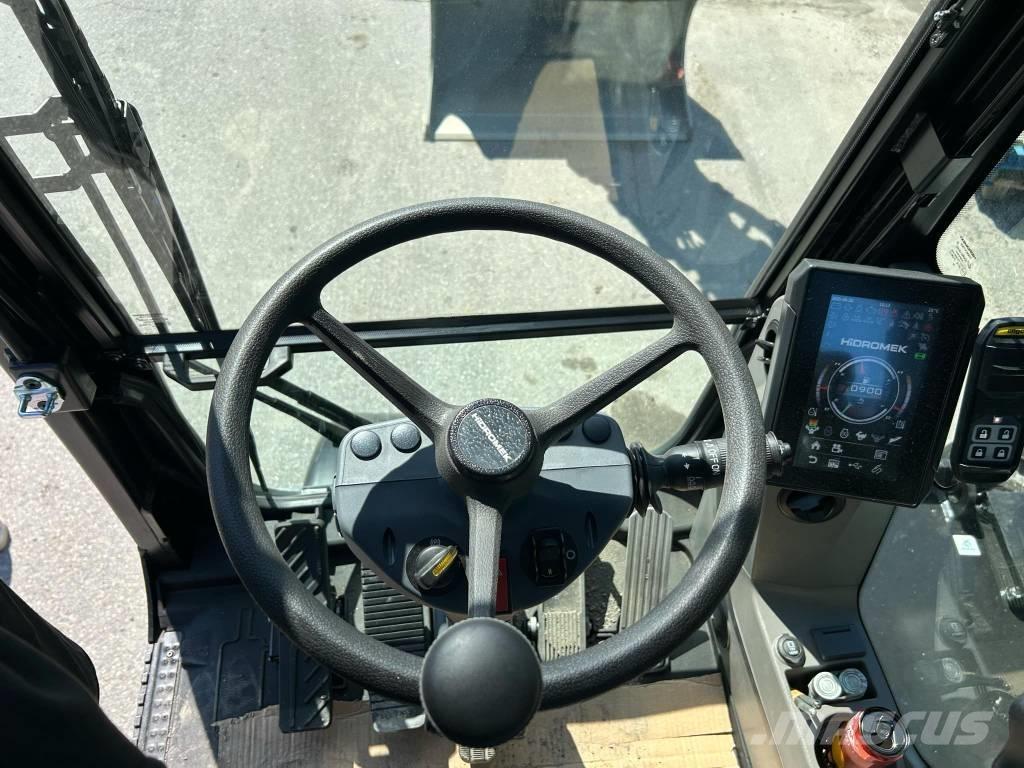 Hidromek HMK 150 WR حفارات بعجل