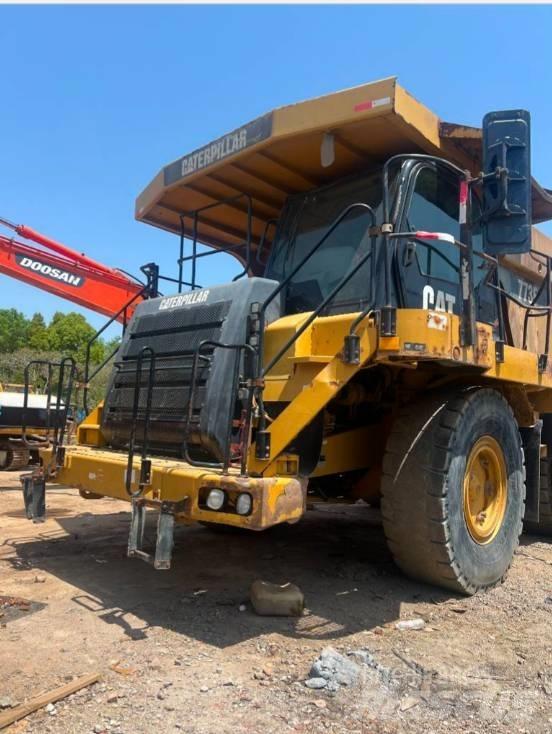 CAT 773 F ساحبات مفصلية