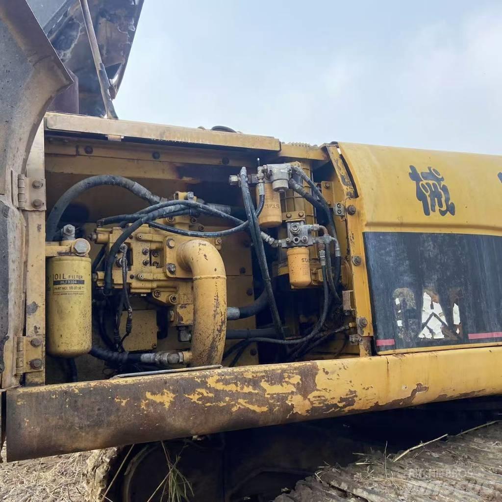 CAT 330 CL حفارات زحافة