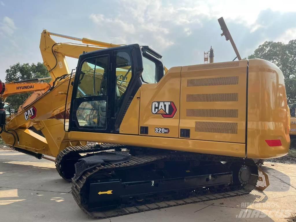 CAT 320 GC حفارات زحافة