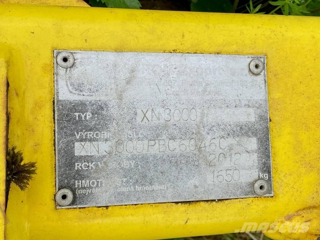 Strom XN 3000 الكاسحات وقلابات التربة ذات المحركات