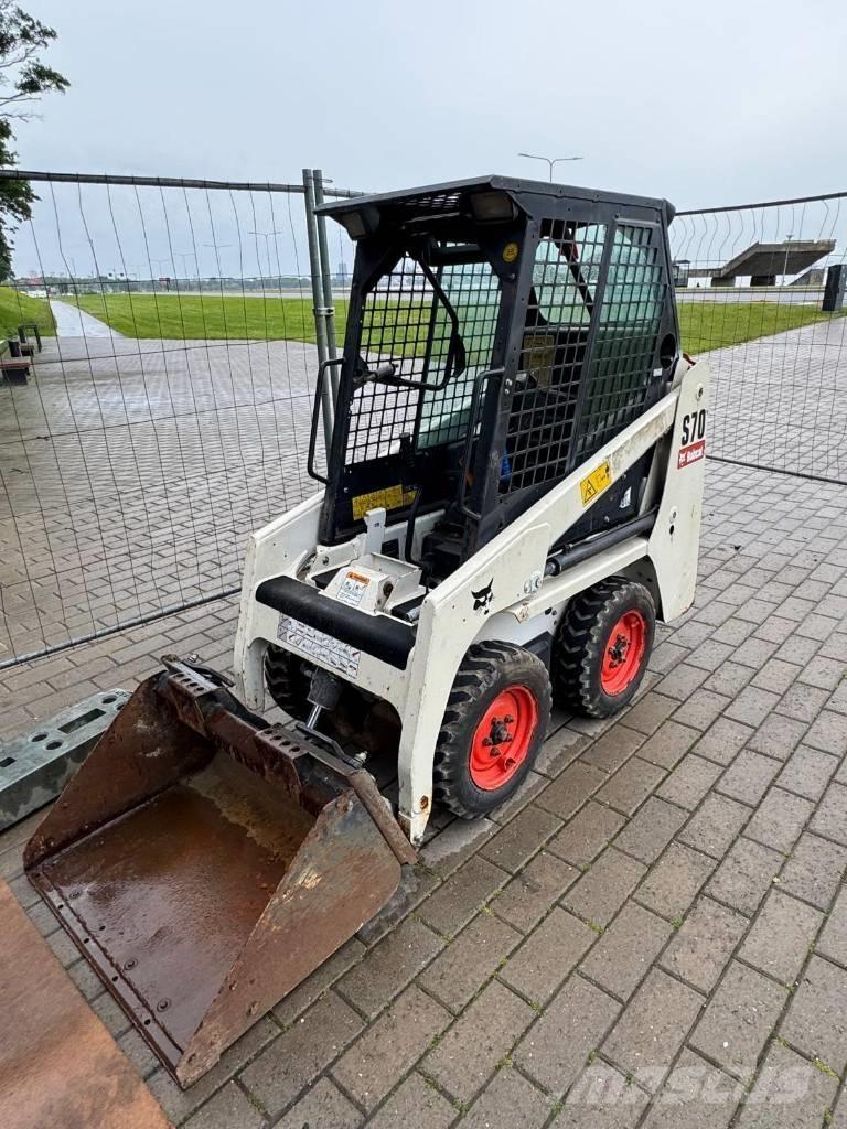 Bobcat S 70 لوادر انزلاقية التوجيه
