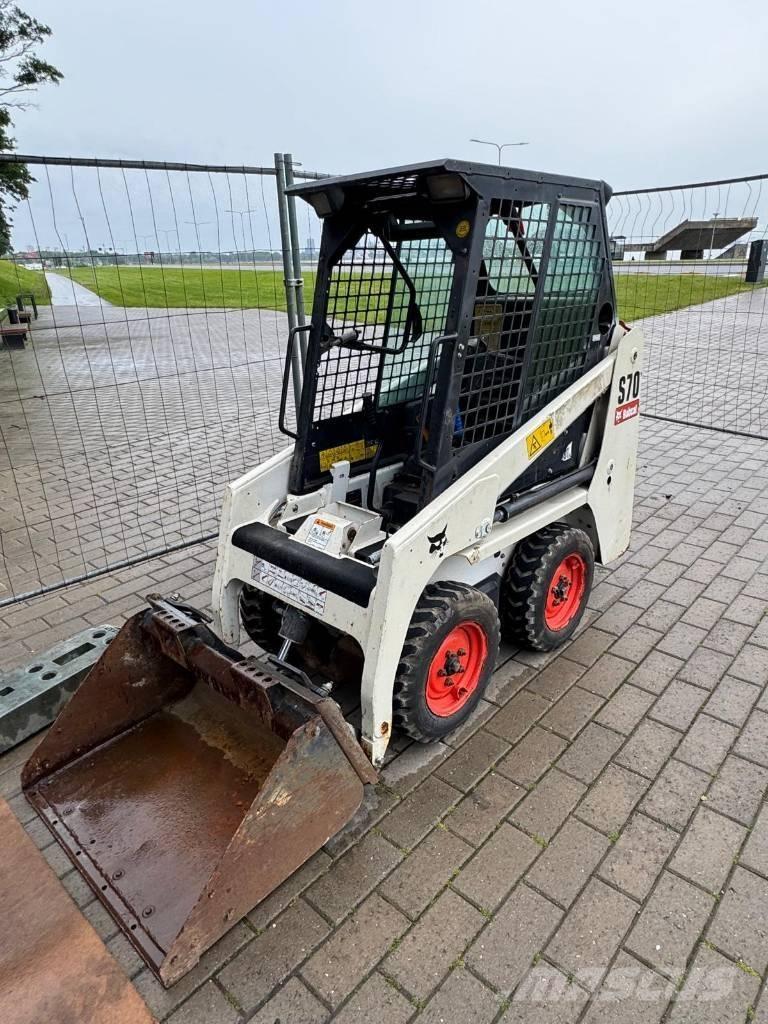 Bobcat S 70 لوادر انزلاقية التوجيه