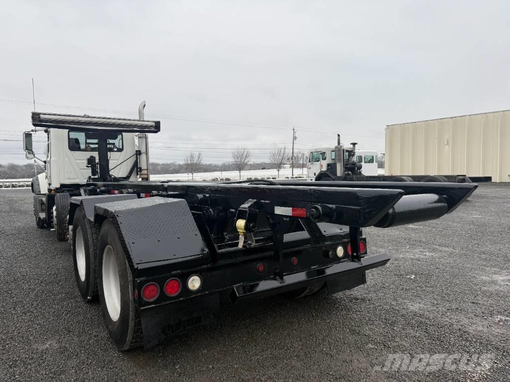 Mack Granite شاحنات المخلفات