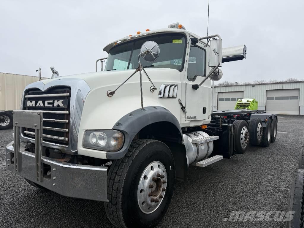 Mack Granite شاحنات المخلفات