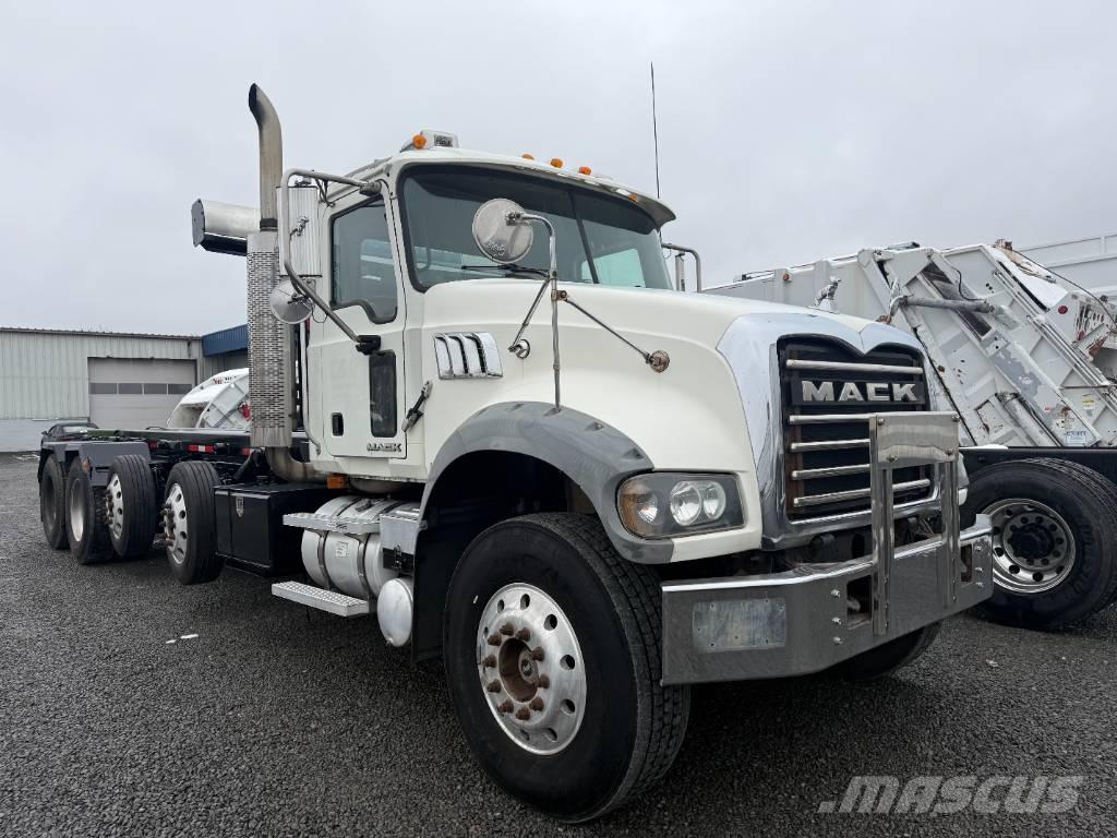 Mack Granite شاحنات المخلفات