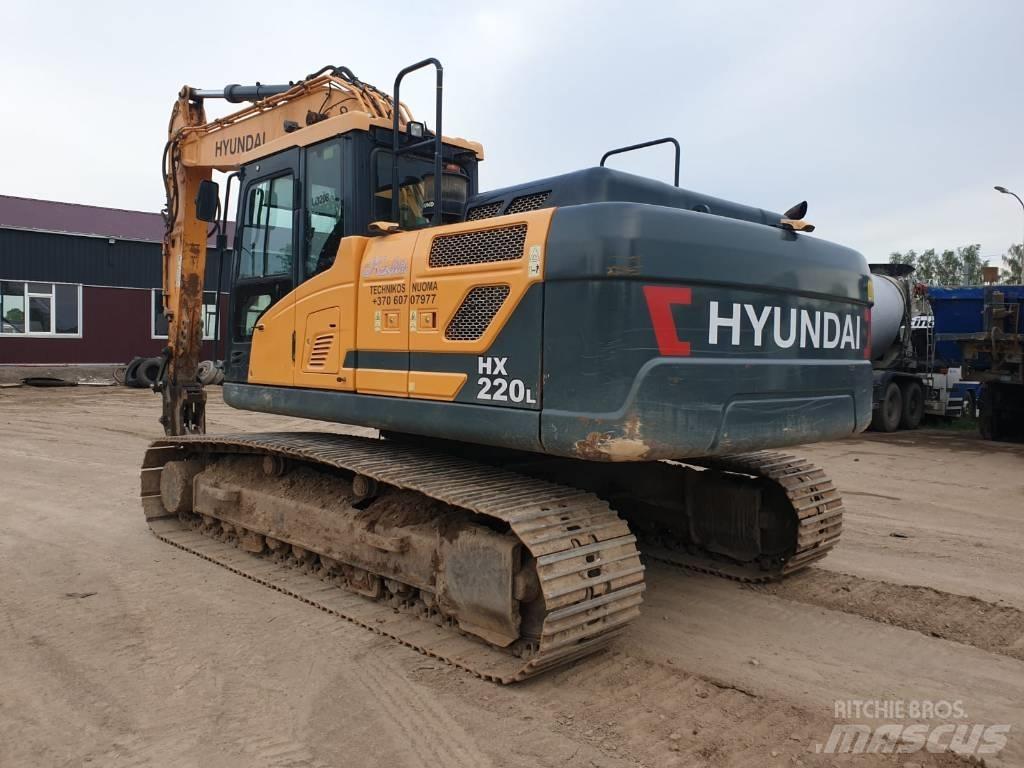 Hyundai HX 220 L حفارات زحافة
