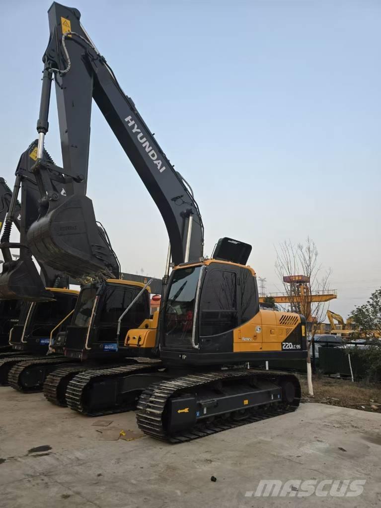 Hyundai 220-9 حفارات وسط 7 طن - 12 طن