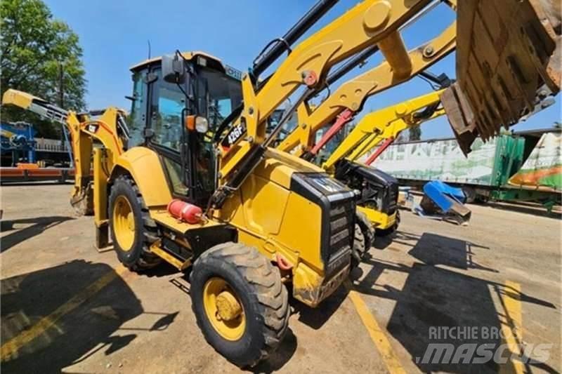 CAT 426F2 TLB لوادر ذات جرافات عكسية