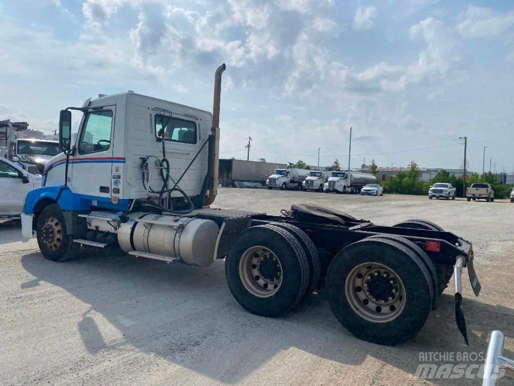 Volvo VNL وحدات الجر