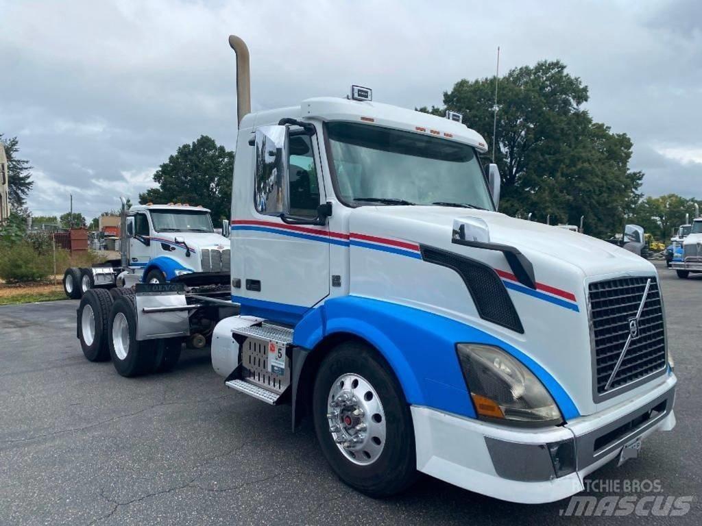 Volvo VNL وحدات الجر