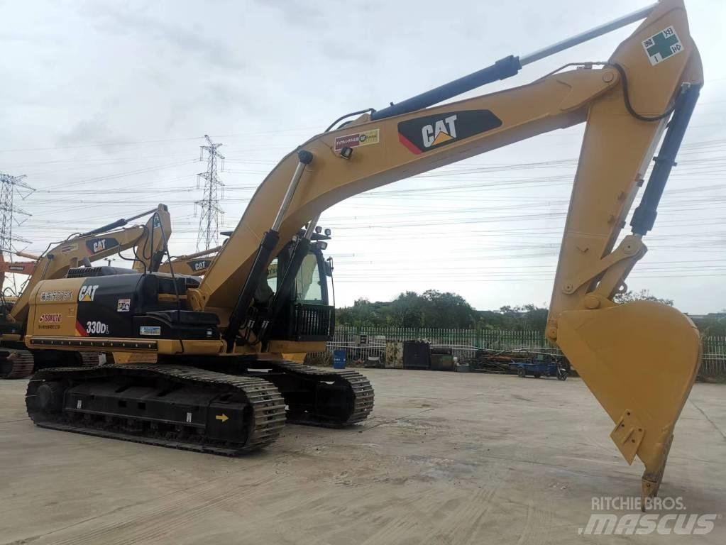 CAT 330 D حفارات زحافة