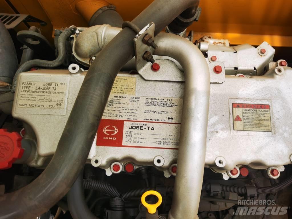 Kobelco SK 200-8 حفارات زحافة