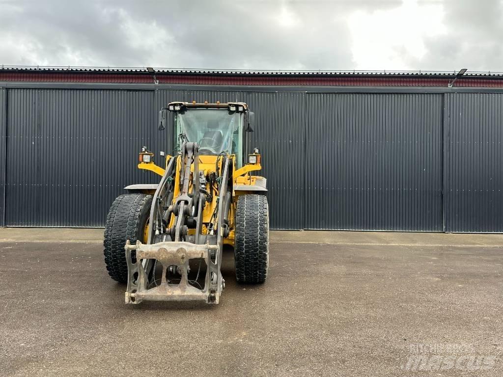 Volvo L 90 F لوادر بعجل