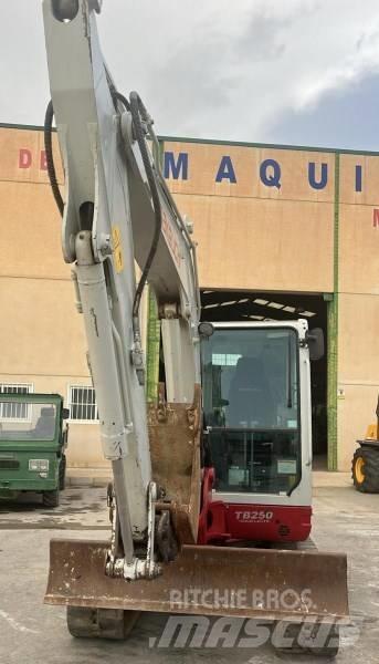 Takeuchi TB 250 حفارات صغيرة أقل من 7 طن (حفارات صغيرة)