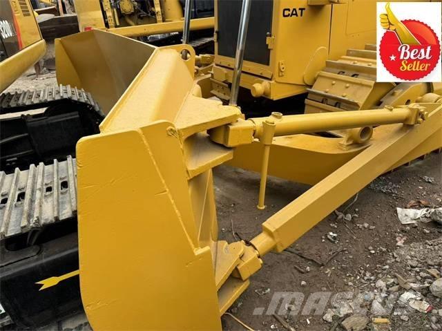 CAT D 8 R بلدوزرات مجنزرة